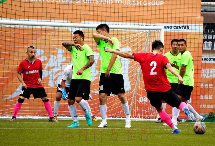 五超联赛“社区行” 继续助力社会足球发展